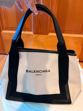 Balenciaga Cabas Tote Beige/Black
